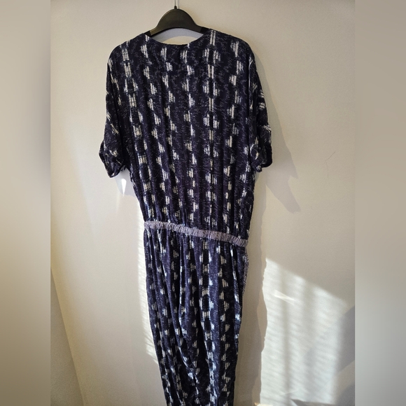 Velvet by Graham and Spencer Cady Indian Challis Jumpsuit Size Large - Picture 12 of 12